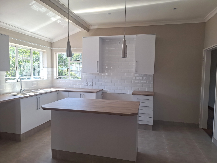 To Let 3 Bedroom Property for Rent in Janssendal Eastern Cape